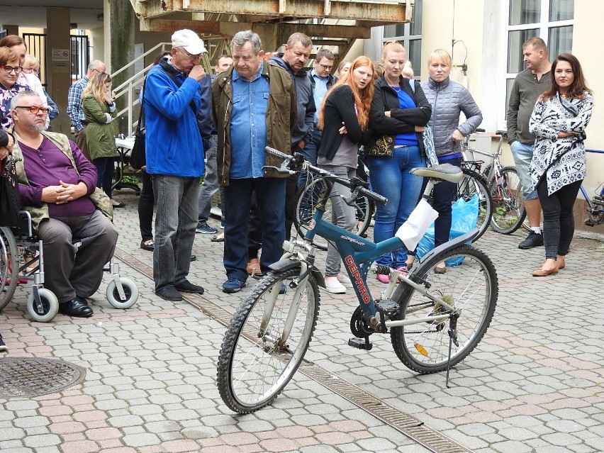 Łomża. Rower za 25 groszy, a łyżworolki za 50 gr (zdjęcia, wideo)