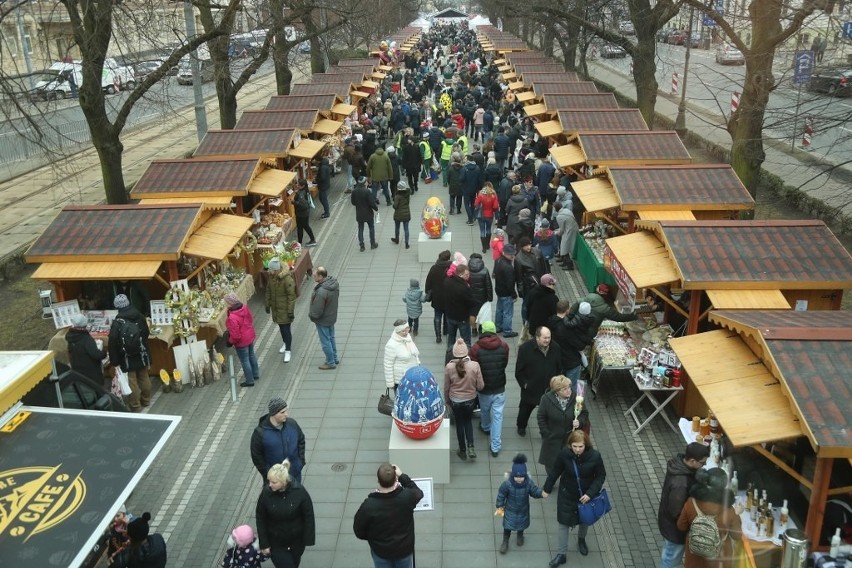 Tłumy na Jarmarku Wielkanocnym w Alei Kwiatowej [ZDJĘCIA]