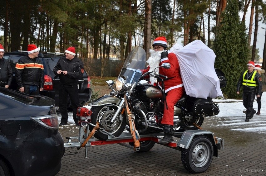 Motocyklowy Mikołaj po raz kolejny odwiedził z prezentami podopiecznych PANDY