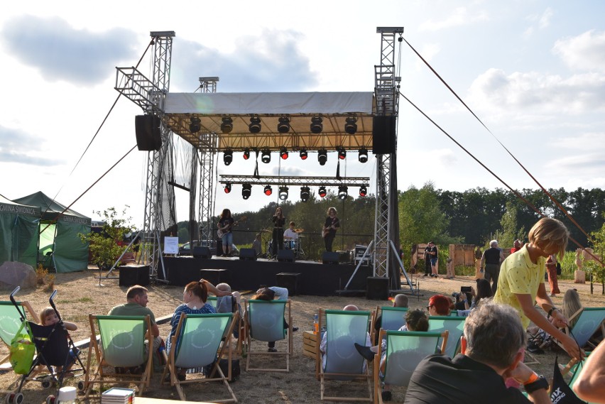 Rockowy piknik nad wodą odbył się nad Zalewem Świdnickim w...