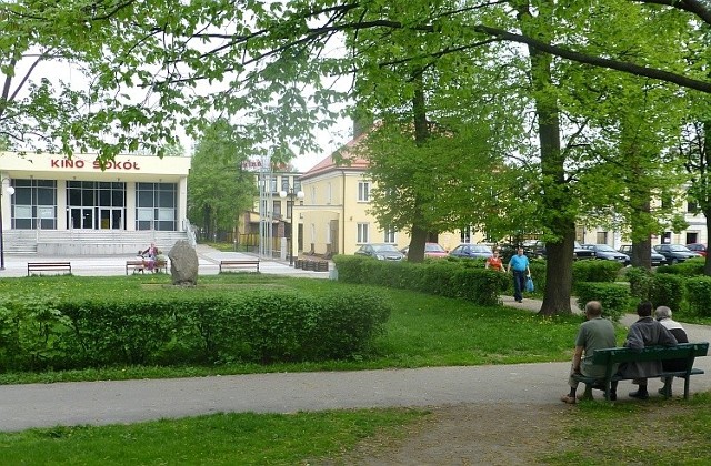 Dziś park nie wygląda szczególnie atrakcyjnie. Po rewitalizacji całkowicie się zmieni. W miejscu, gdzie teraz są alejki i ławki, będą tańczące kolorowe fontanny.