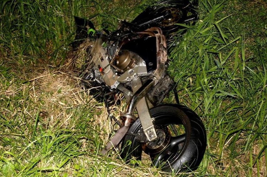 Tragedia na drodze K61. W okropnym wypadku zginął motocyklista (zdjęcia)