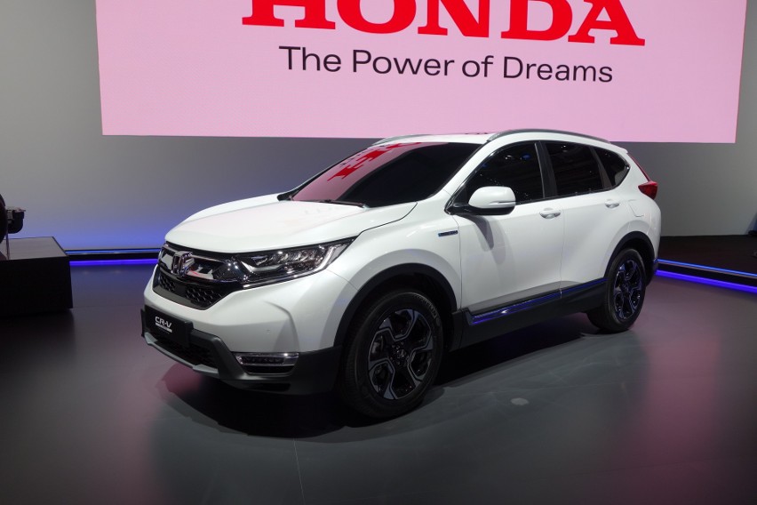 Honda CR-V Hybrid Prototype...