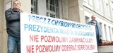 Spór o plac Wolności we Włocławku. Zirytowani włocławianie pikietowali w centrum Torunia