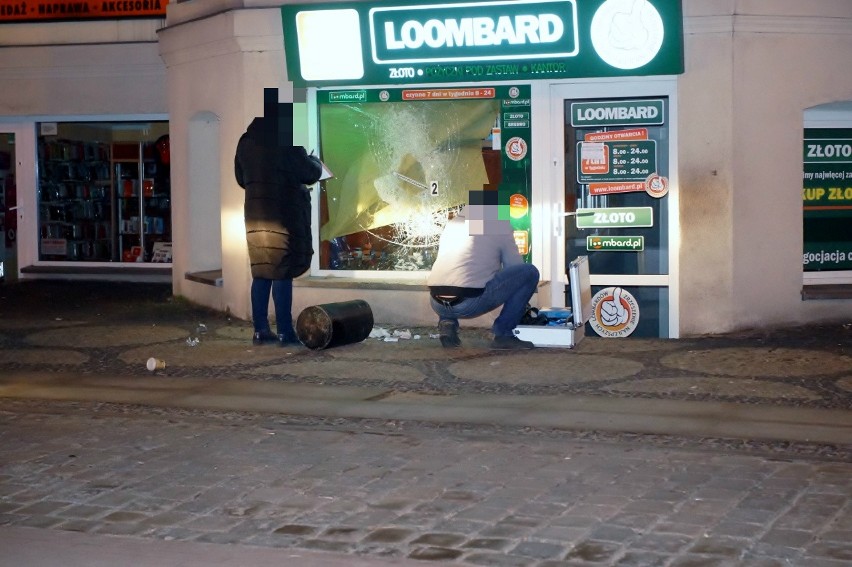 W nocy z niedzieli na poniedziałek doszło do włamania do...