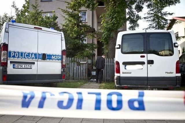 W lipcu ubiegłego roku policjanci interweniowali w czasie awantury w jednym z domów przy ulicy Pod Krzywą w Białymstoku. Postrzelili w brzuch 73-letniego mężczyznę, który ruszył na nich z pistoletem w ręku. Mężczyzna zmarł.