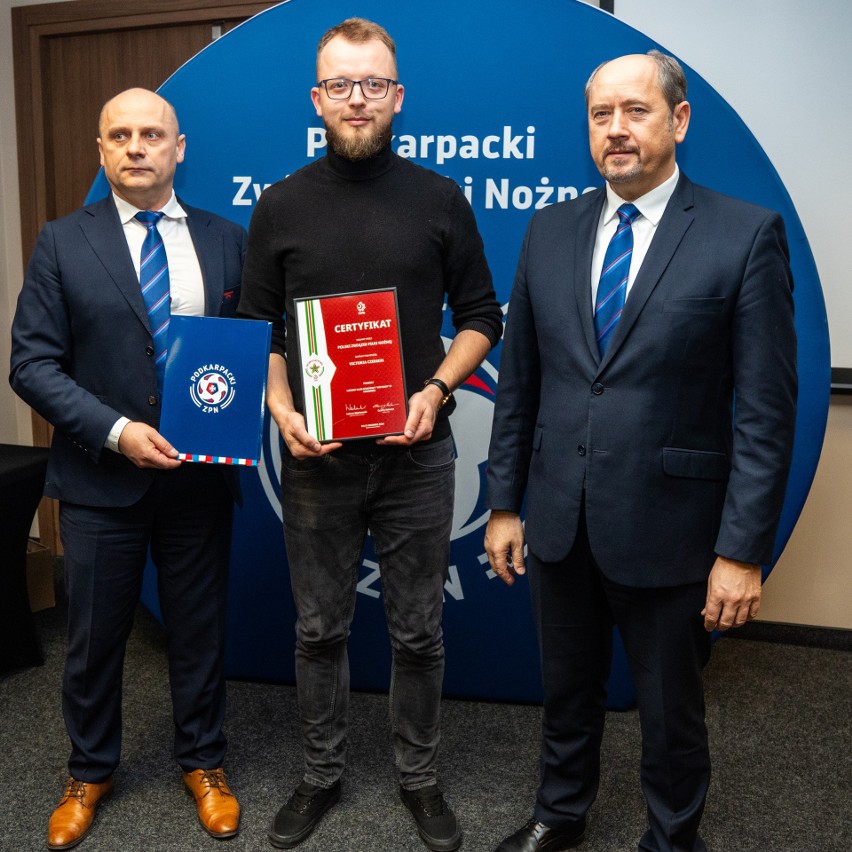 131 szkółek piłkarskich z Podkarpacia z certyfikatami PZPN na 2024 rok. Zobacz zdjęcia