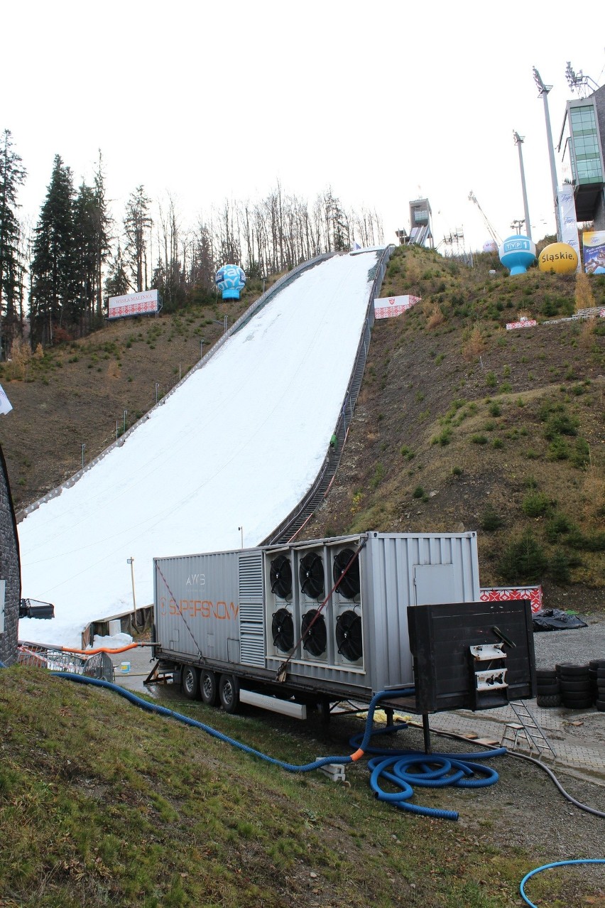 Puchar Świata w skokach Wisła 2019: Śnieg już na skoczni, ale temperatura jest dodatnia