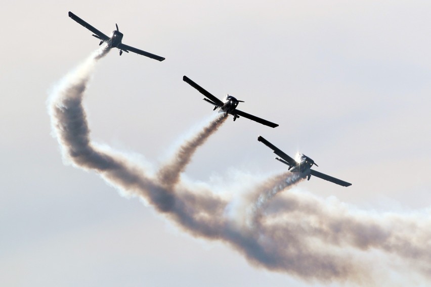 Air Festival Świdnik. Taniec Biało - Czerwonych Iskier na niebie [ZDJĘCIA, WIDEO]