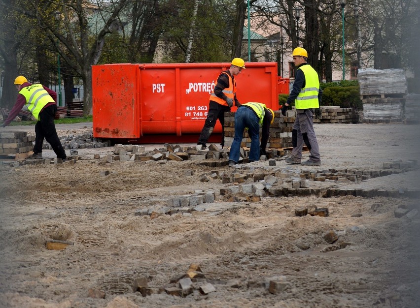 Ekspresowa rozbiórka placu Litewskiego [ZDJĘCIA]