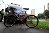 Toruń. „Znów się zaczyna! Kto kradnie rowery?!”. Mieszkańcy ostrzegają o rowerowym złodzieju grasującym na ul. Bydgoskiej