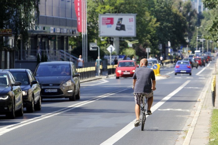 Wrocław: Pas dla rowerów na Braniborskiej prowadzi donikąd 