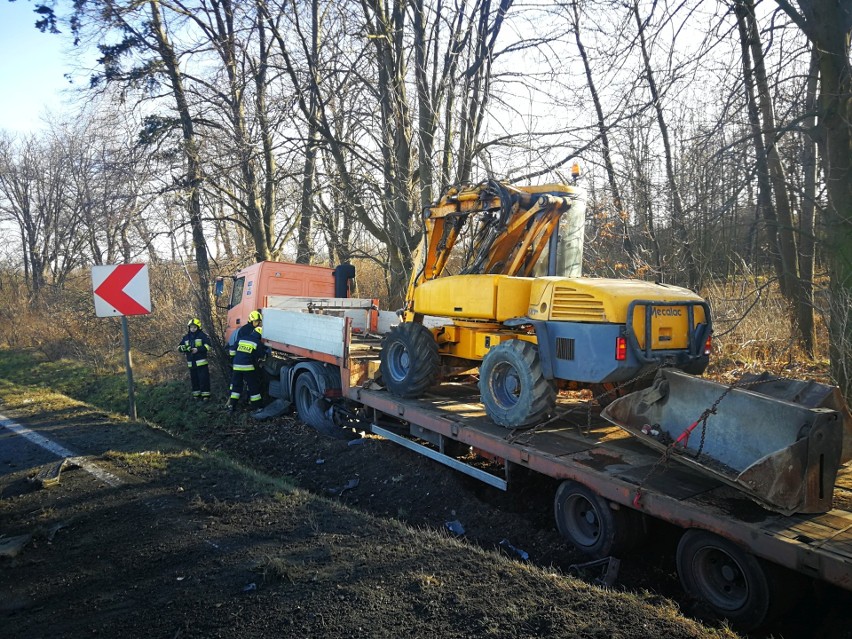 Wypadek na trasie Wrocław - Świdnica. Czołowe zderzenie opla...