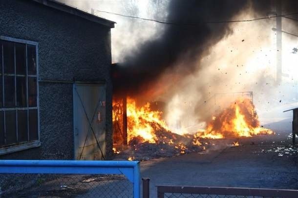 Pożar hurtowni na ulicy Niemodlińskiej w Opolu