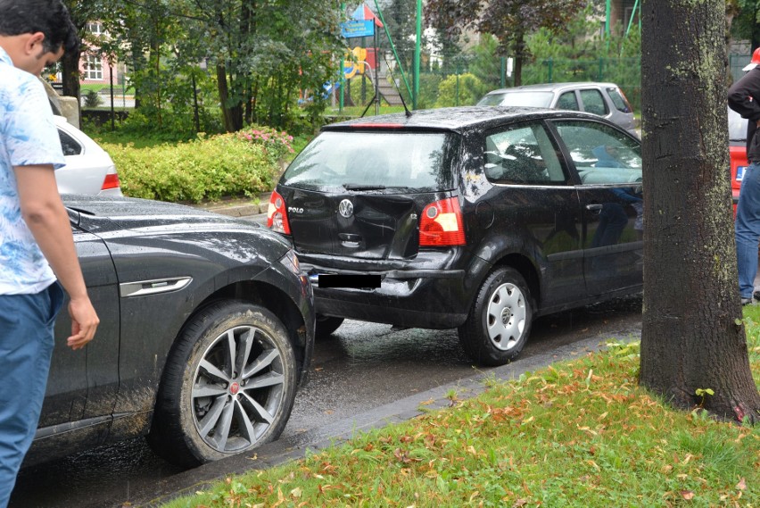 Zakopane. Na Chramcówkach zderzyły się cztery samochody [ZDJĘCIA]