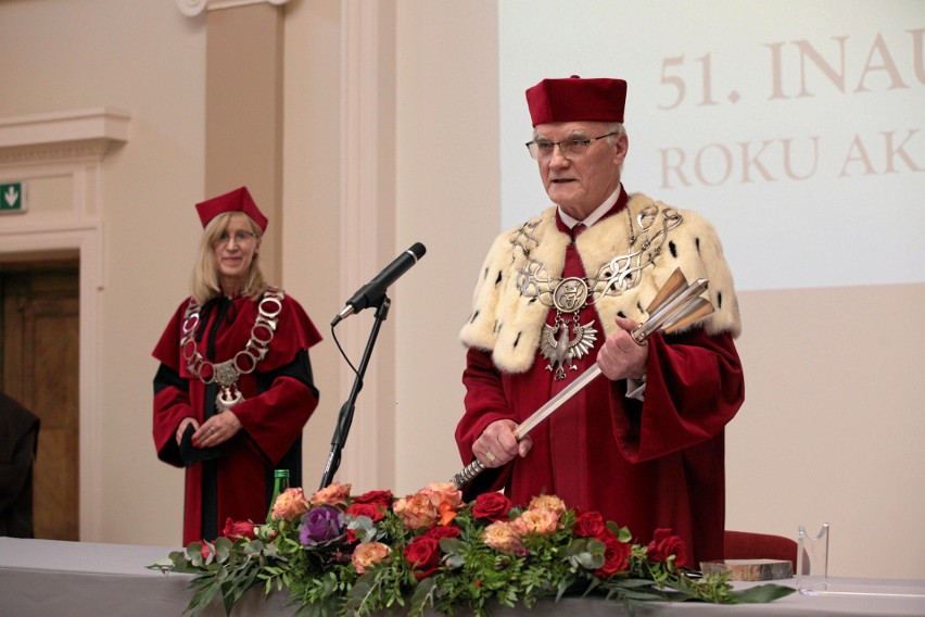 Inauguracja na Uniwersytecie Jana Kochanowskiego w Kielcach inna niż zazwyczaj (ZDJĘCIA, ZAPIS TRANSMISJI)