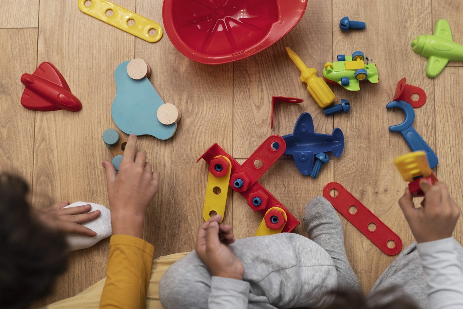 Zabawki edukacyjne dla dzieci. Co warto upolować na black friday 2023?  Lista interesujących zabawek z podziałem na wiek | Strefa Edukacji