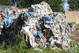 Gmina Mońki. Jest kara za nieprawidłowe składowanie śmieci w Rybakach (zdjęcia)