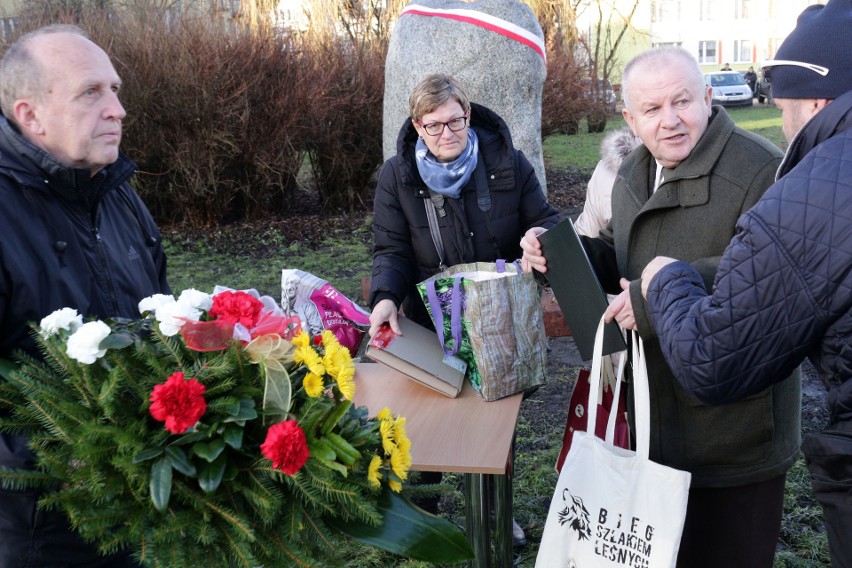 IPN dał pieniądze na obelisk w Grudziądzu, ale trzeba je było wydać szybko [zdjęcia]