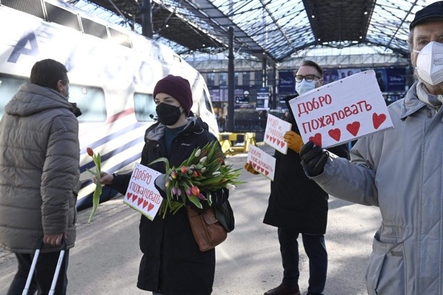 Przez Finlandię do UE od początku wojny trafiło już niemal 330 tys.