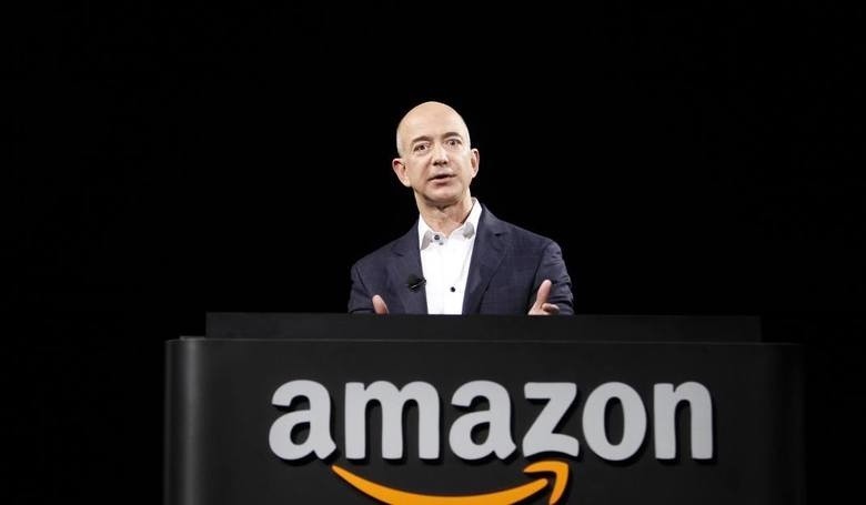Jeff Bezos, szef i założyciel Amazona stał się pierwszym...