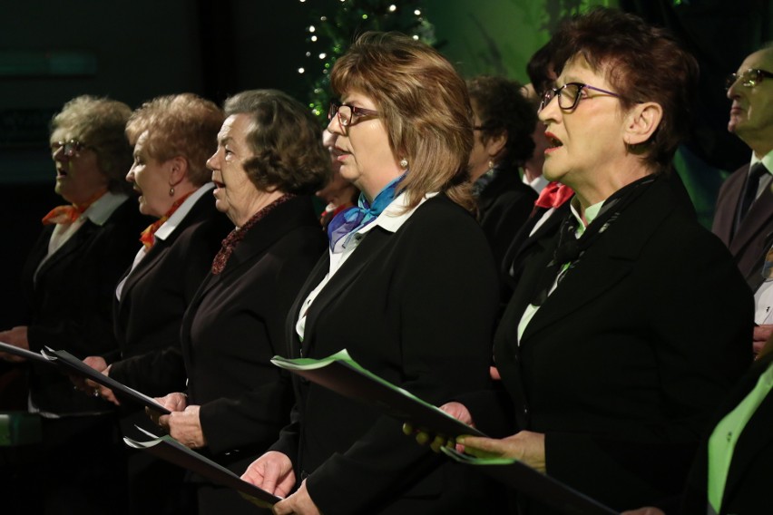 Rekordowy konkurs kolęd, pastorałek i piosenek świątecznych w Nowinach. W eliminacjach wystąpiło ponad 200 wykonawców