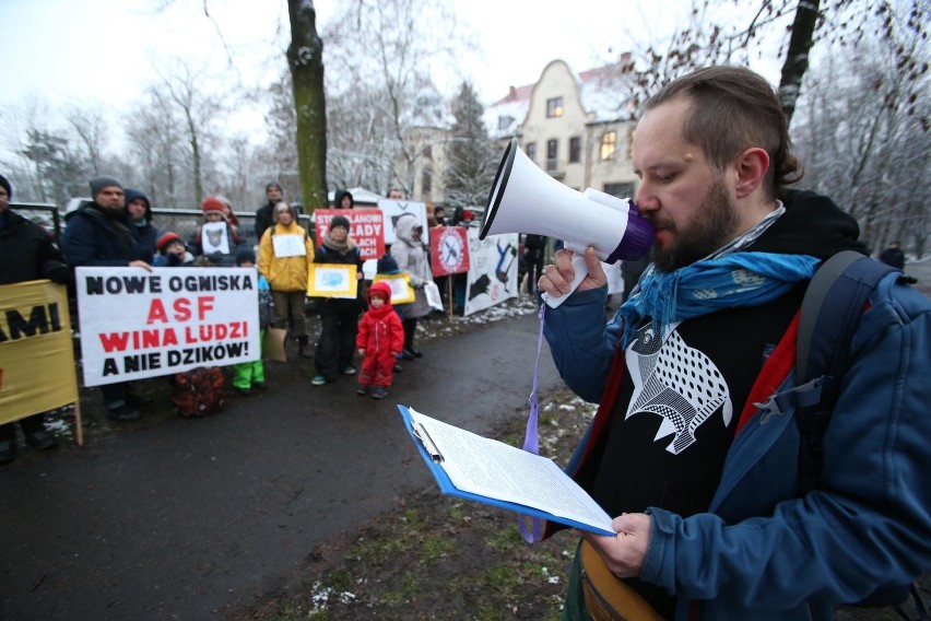 Protest przeciwko polowaniom na dziki