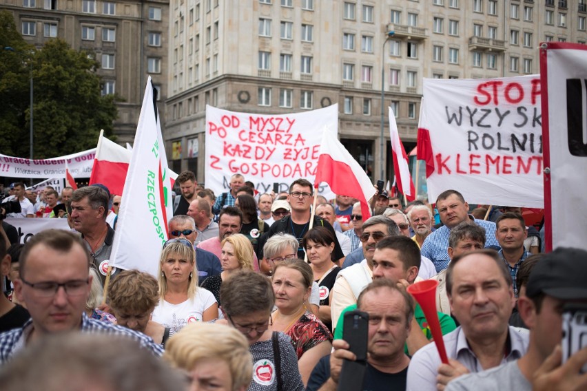 Warszawa: Rolnicy protestowali przeciwko niskim cenom skupu