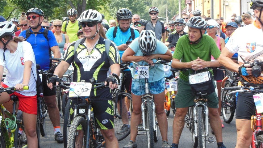 Alwernia. Rekordowa liczba 480 rowerzystów wzięła udział w Rodzinnym Rajdzie Rowerowym [ZDJĘCIA]