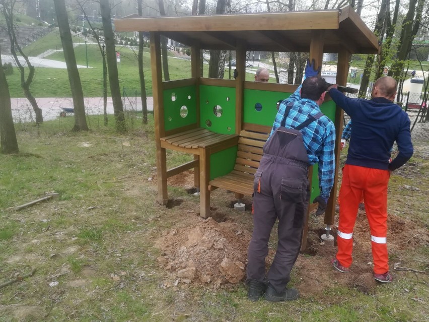 Pierwsza ławka dla karmiących mam jest już w Wodzisławiu Śl.