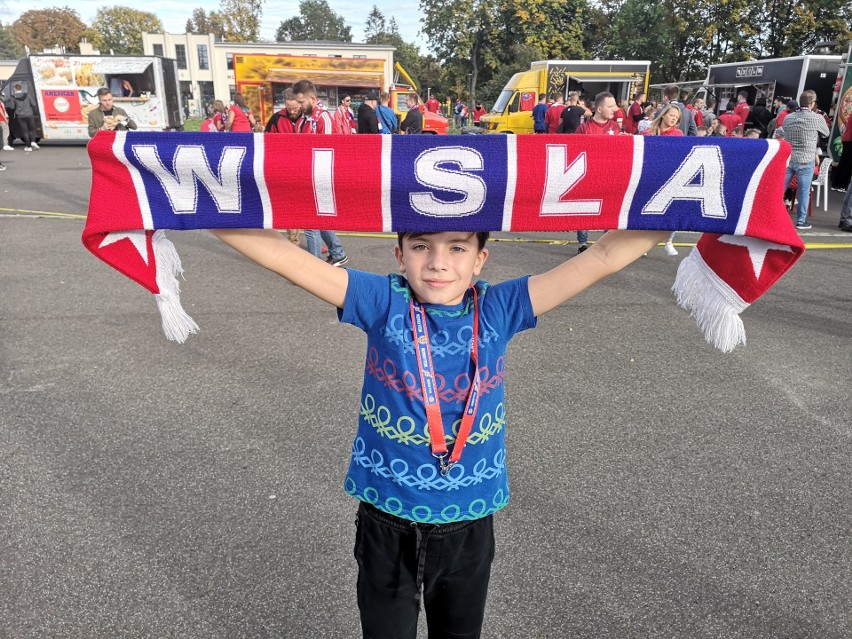 Derby Krakowa 2019. Kibice gromadzą się przed stadionem Wisły [ZDJĘCIA]