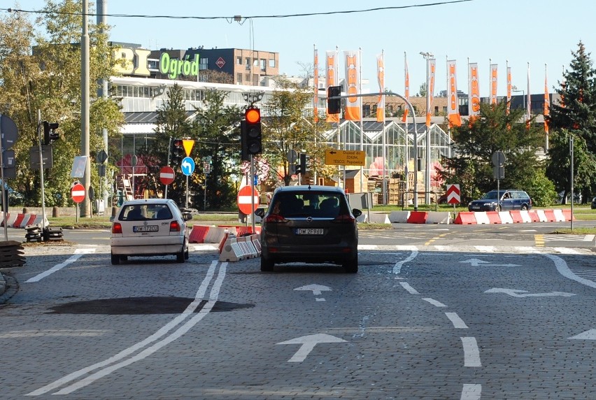 Wprowadzony w sobotę objazd Długiej i Poznańskiej przez ul....