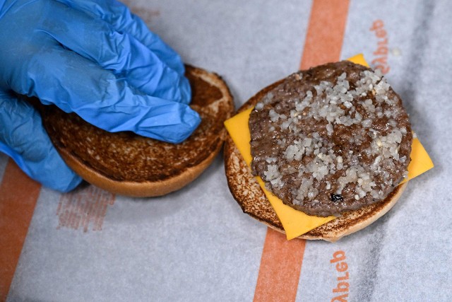Rosyjska alternatywa dla znanej amerykańskiej sieciówki fast-foodów jest krytykowana za fatalną jakość