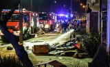 Wybuch i pożar w Bydgoszczy przy ulicy Fordońskiej. Dwie osoby trafiły do szpitala
