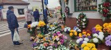 Wszystkich Świętych w Chełmnie. Kupujemy kwiaty, wiązanki, znicze przed 1 listopada. Zobacz zdjęcia