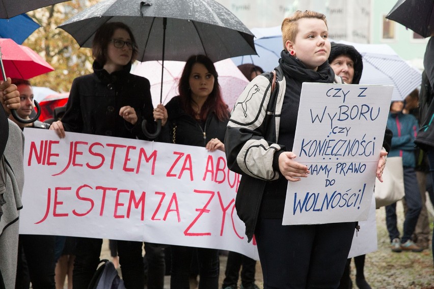 Protest w Białymstoku rozpoczął się o godzinie 15 przy ul....