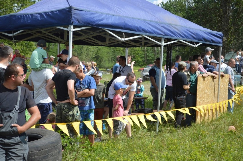 Wraki ścigały się w tumanach kurzu [FOTO]