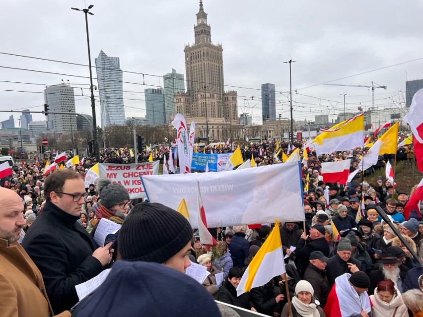 W Warszawie odbywa się Narodowy Marsz Papieski.