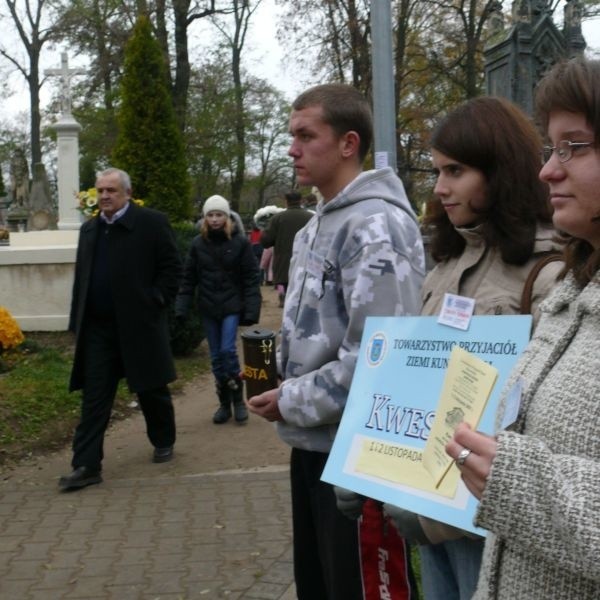 W tegorocznej zbiórce po raz kolejny wzięła udział młodzież z Zespołu Szkół w Kunowie.