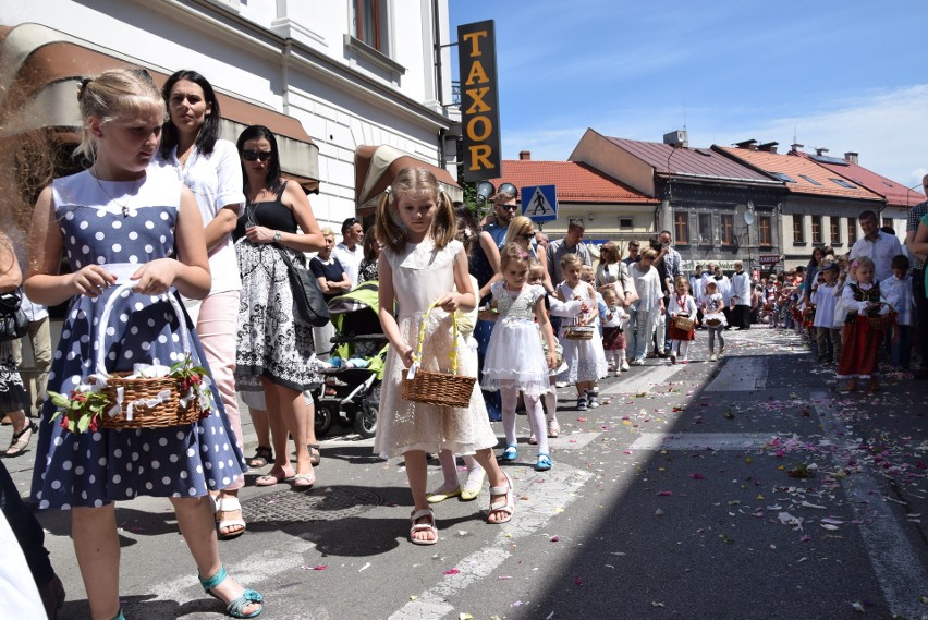 Boże Ciało w Żywcu: Tłumy wiernych i Asysta Żywiecka ZDJĘCIA