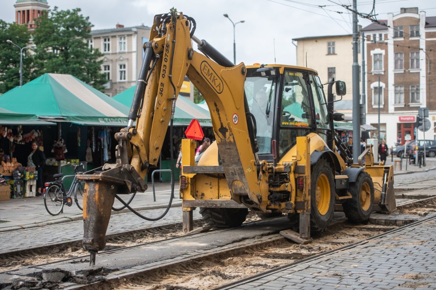 Rozpoczął się remont torowiska ul. Dąbrowskiego