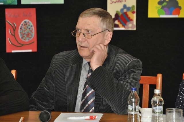 Radny Piotr Kornatowski dociekał podczas sesji przyczyn wysokiego bezrobocia w powiecie szydłowieckim.