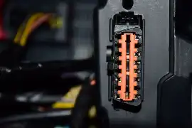 OBD. Tym złączem komunikuje się nasze auto