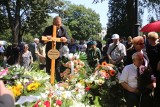 Pogrzeb Bernarda Krawczyka w Katowicach Panewnikach ZDJĘCIA Wybitnego aktora żegnali bliscy i przyjaciele ze sceny WIDEO + ZDJĘCIA