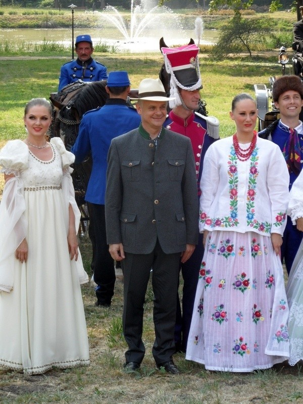 Przepiękne konie, piękne stroje i sportowa rywalizacja, a...