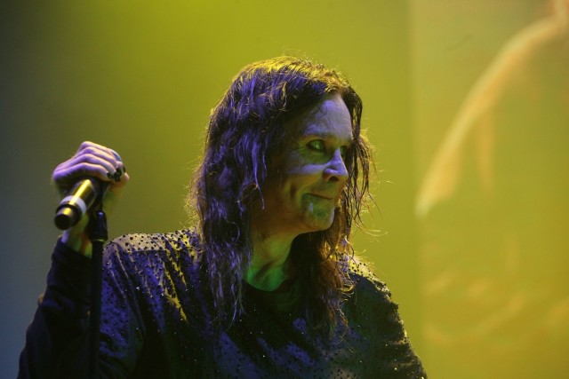 Ozzy Osbourne podczas koncertu w Atlas Arenie w Łodzi. Czy teraz zespół przyjedzie się pożegnać?