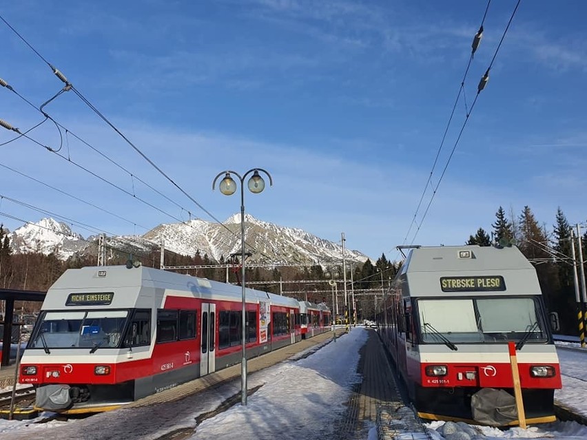 Muszyna/Poprad. To już ostatnia okazja, by podziwiać zimowe widoki Tatr z okien pociągu [ZDJĘCIA] 17.02.