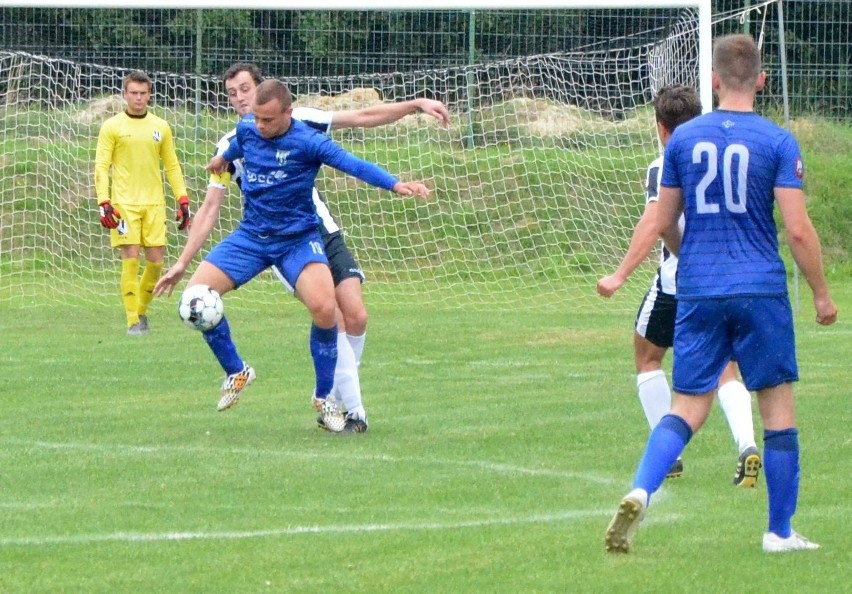 Klasa B Rzeszów: Czarni Kraczkowa - Stal II Łańcut 2:2 [ZDJĘCIA]