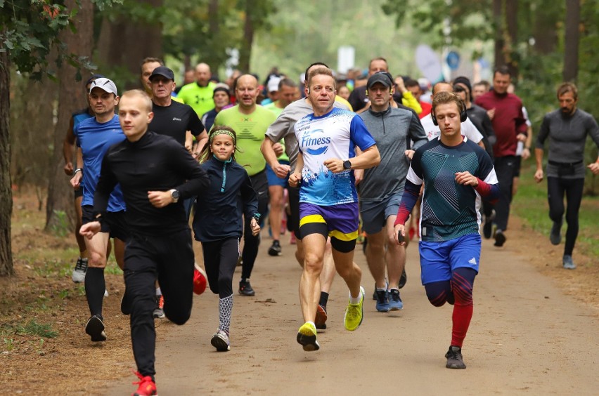 Tradycyjnie toruńscy biegacze rozpoczęli weekend od udziału...