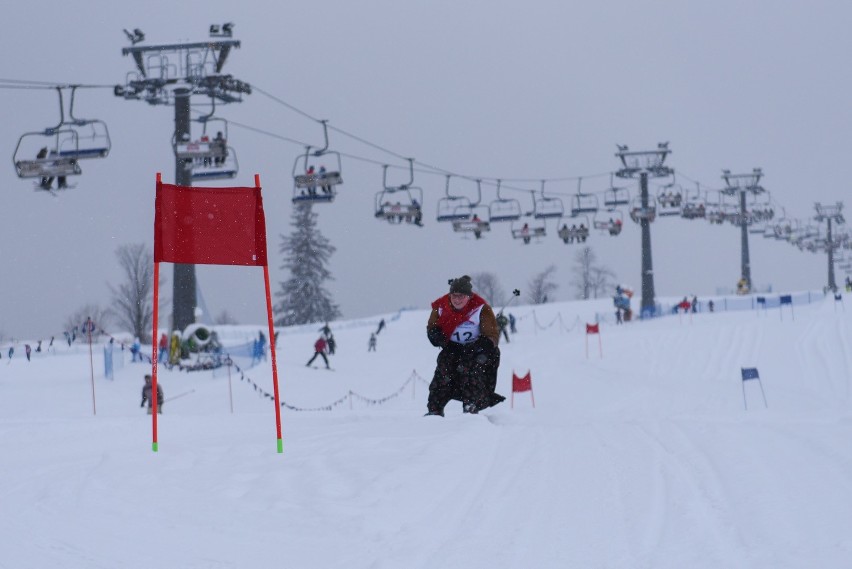 Witów: Górale jeździli na nartach w regionalnych strojach [GALERIA]